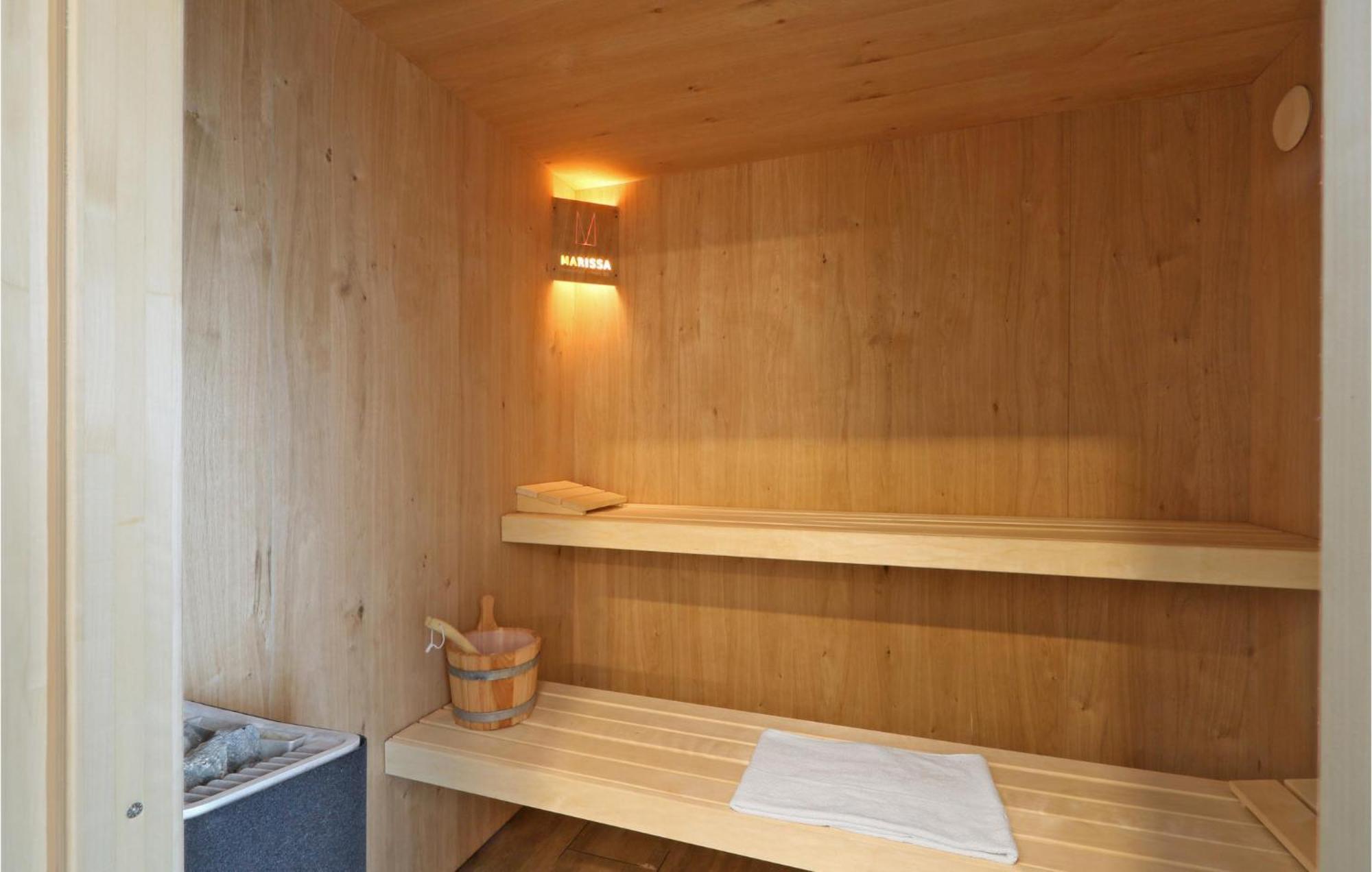 Cozy Home In Lembruch-Duemmer See With Sauna Ngoại thất bức ảnh