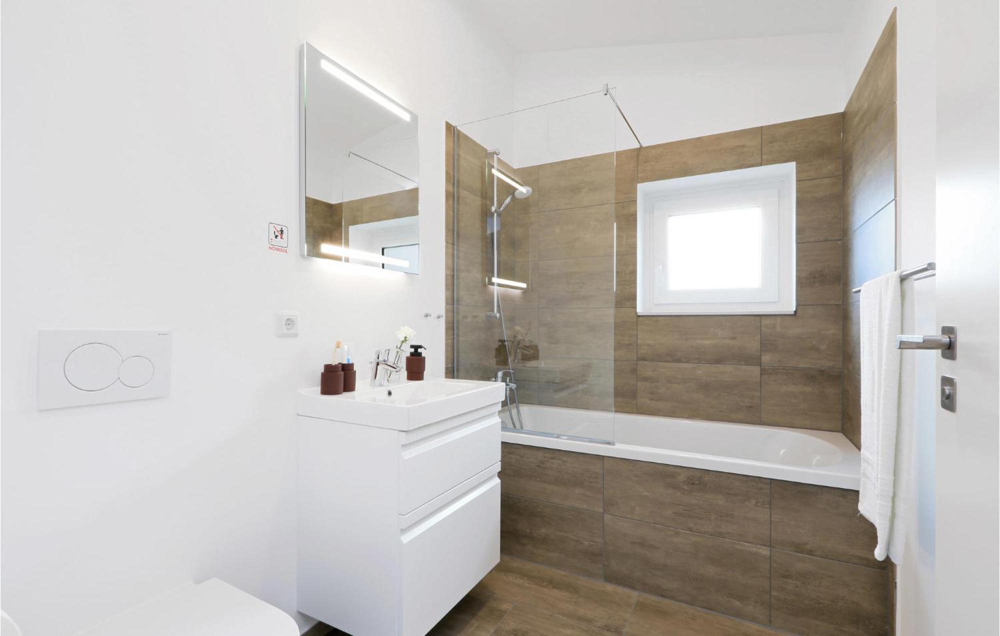 Cozy Home In Lembruch-Duemmer See With Sauna Ngoại thất bức ảnh